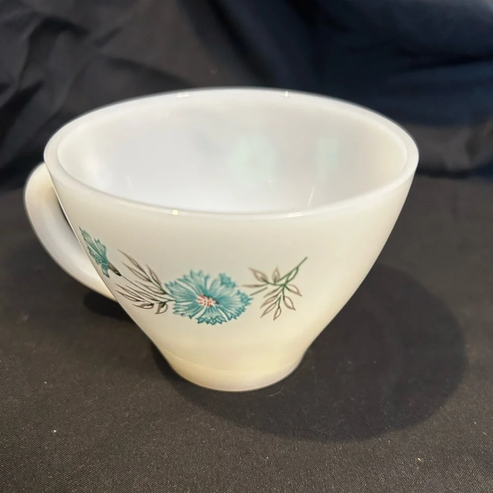 Vintage MCM Fire King Bonnie Blue Carnation Flower Coffee/milk cup - Picture 2 of 4